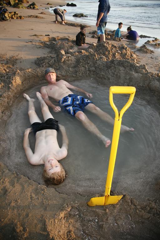 Hot Water Beach Bure Wera Hotwater Beach المظهر الخارجي الصورة